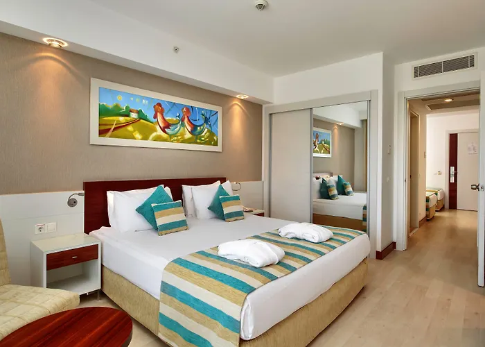 Sunis Evren & Hotel Side