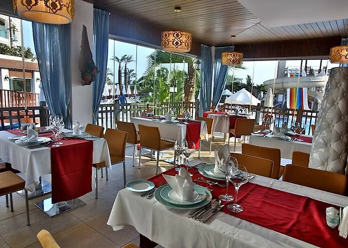 Sunis Evren & Hotel Side