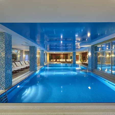 فندق وسبا سونيس إفرين الشاطئي 5*