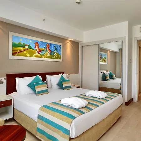 Sunis Evren & Hotel Side